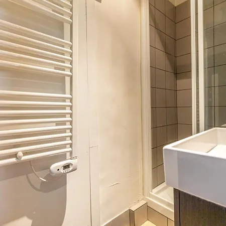 Guestready - Spacious Bright Flat Near Louvre * Parigi